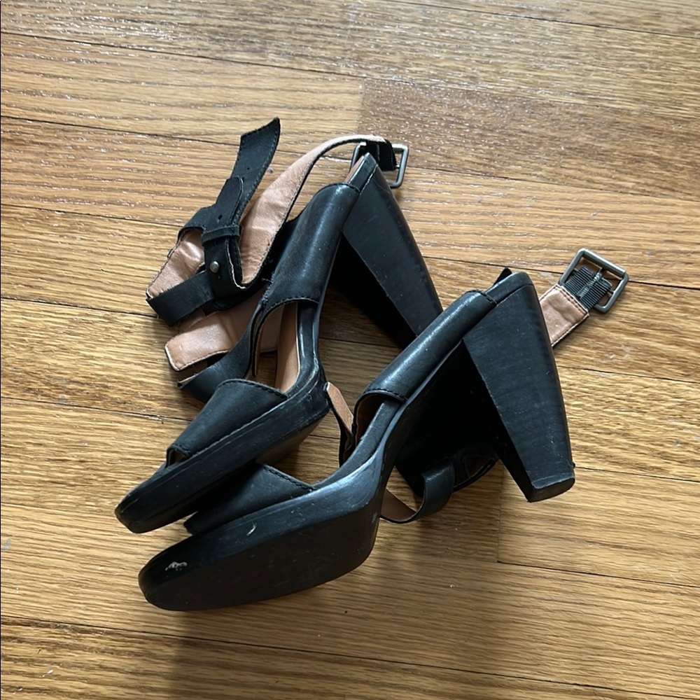 KELSI DAGGER BROOKLYN Black Women's Sandals SIZE 8.5